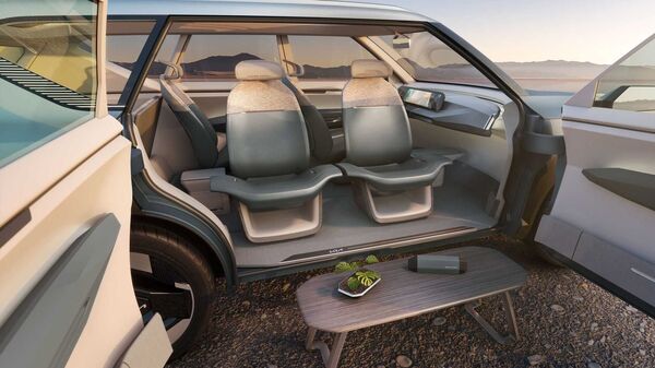 Equipped with the same swivel seats as the Kia EV9, the car offers a lounge-like ambiance.