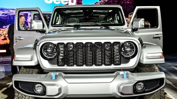 In pics: Updated Jeep Wrangler makes debut with larger infotainment | HT  Auto