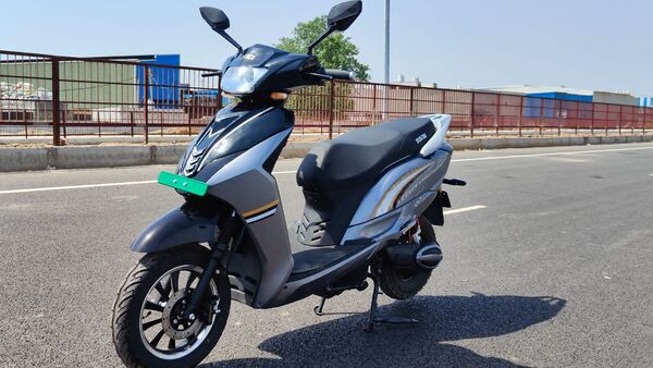 A look at Elesco V2 electric scooter.