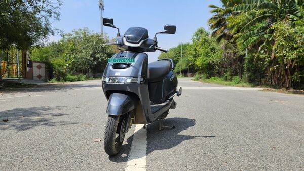 The brakes offer a good bite, there is a disc in the front and a drum at the rear. TVS also offers CBS because of which the wheels lock-up on gravel roads. The brakes offer a good bite, there is a disc in the front and a drum at the rear. TVS also offers CBS because of which the wheels lock-up on gravel roads.