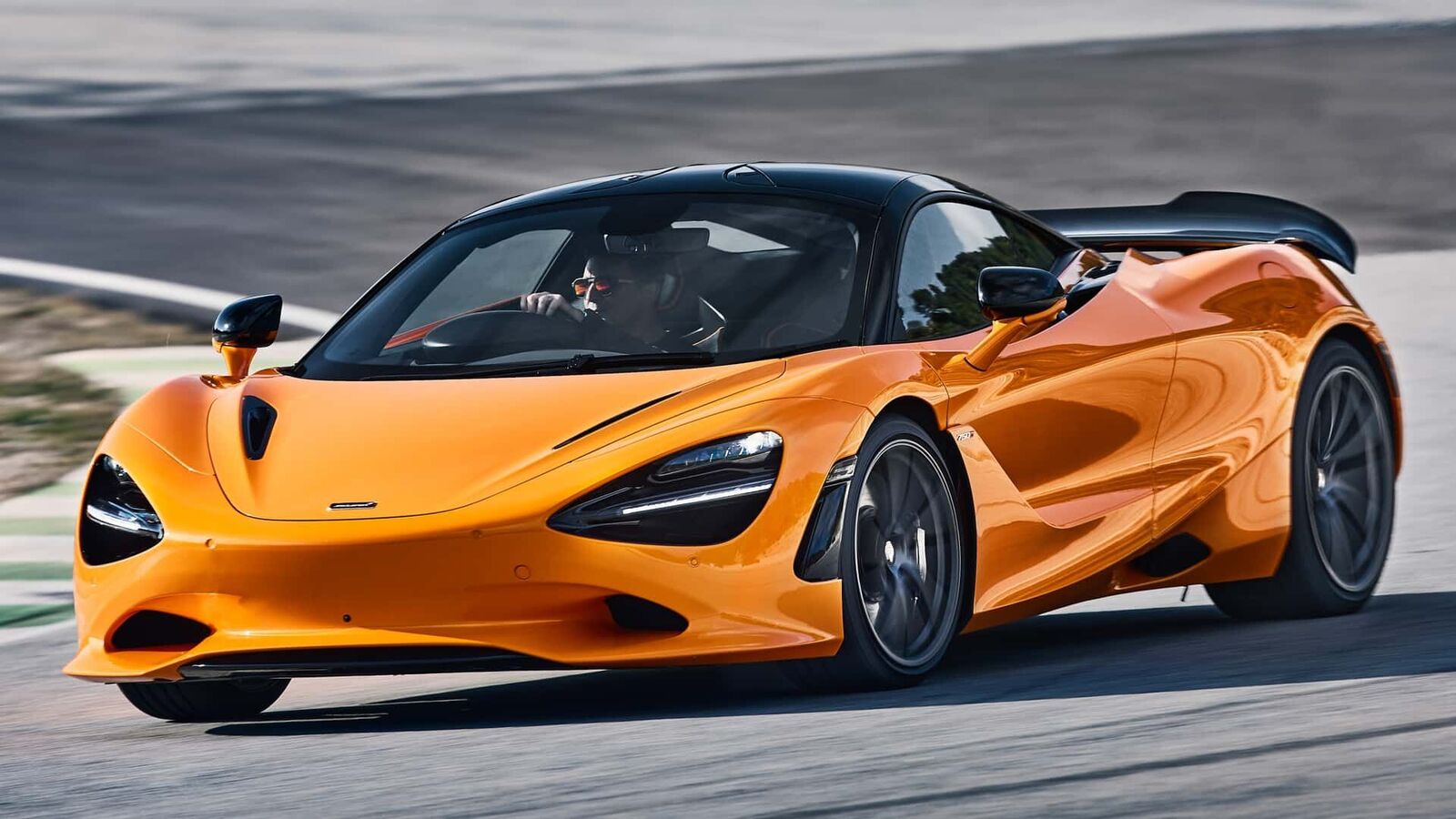 McLaren 750S genera 740 caballos de fuerza y ​​puede acelerar de 0 a 60 km/h en 2,7 segundos