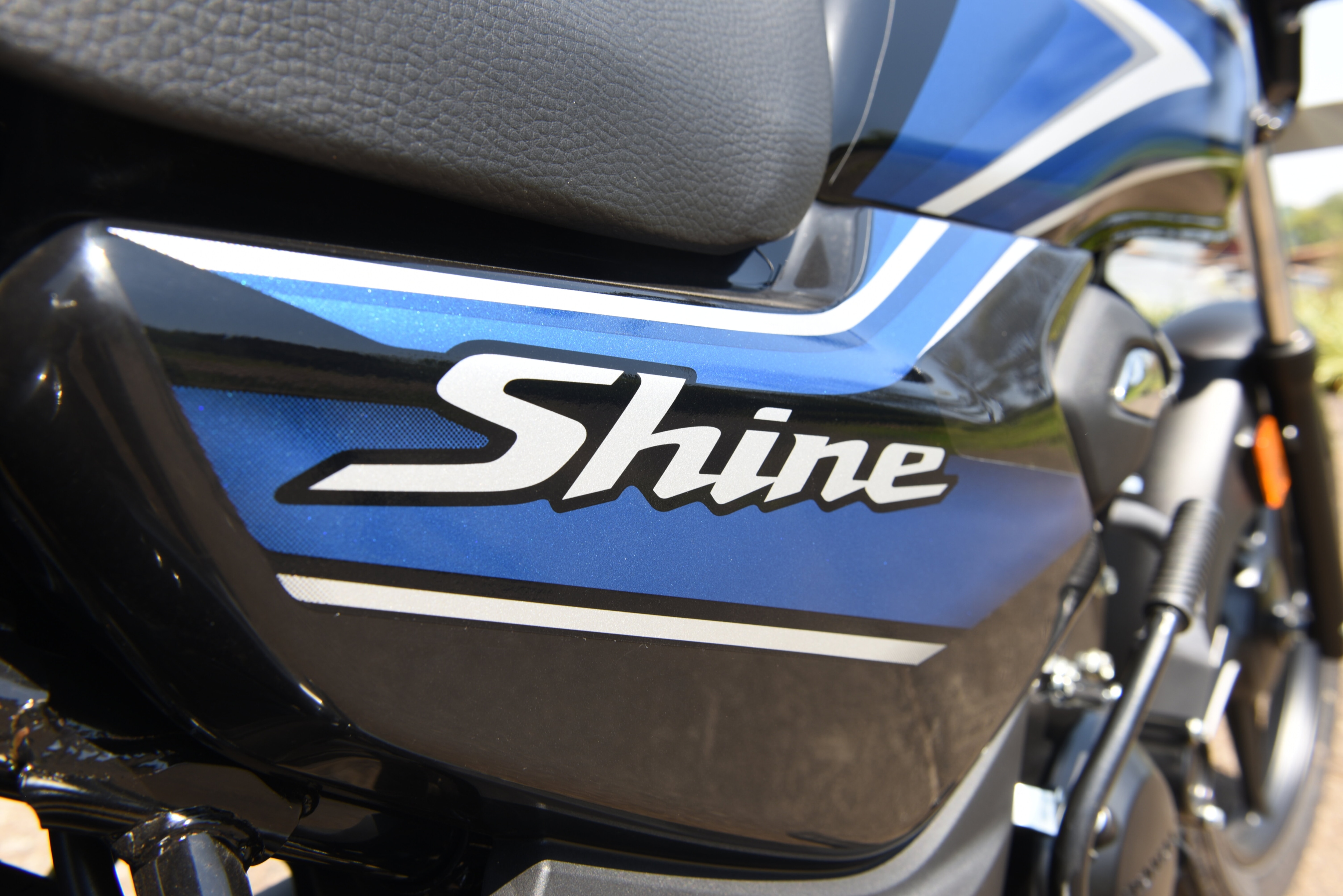 Honda has not disclosed the official fuel efficiency figures on the Shine 100