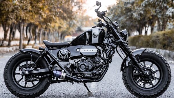 Bajaj Avenger 220 modified into a mean-looking bobber | HT Auto