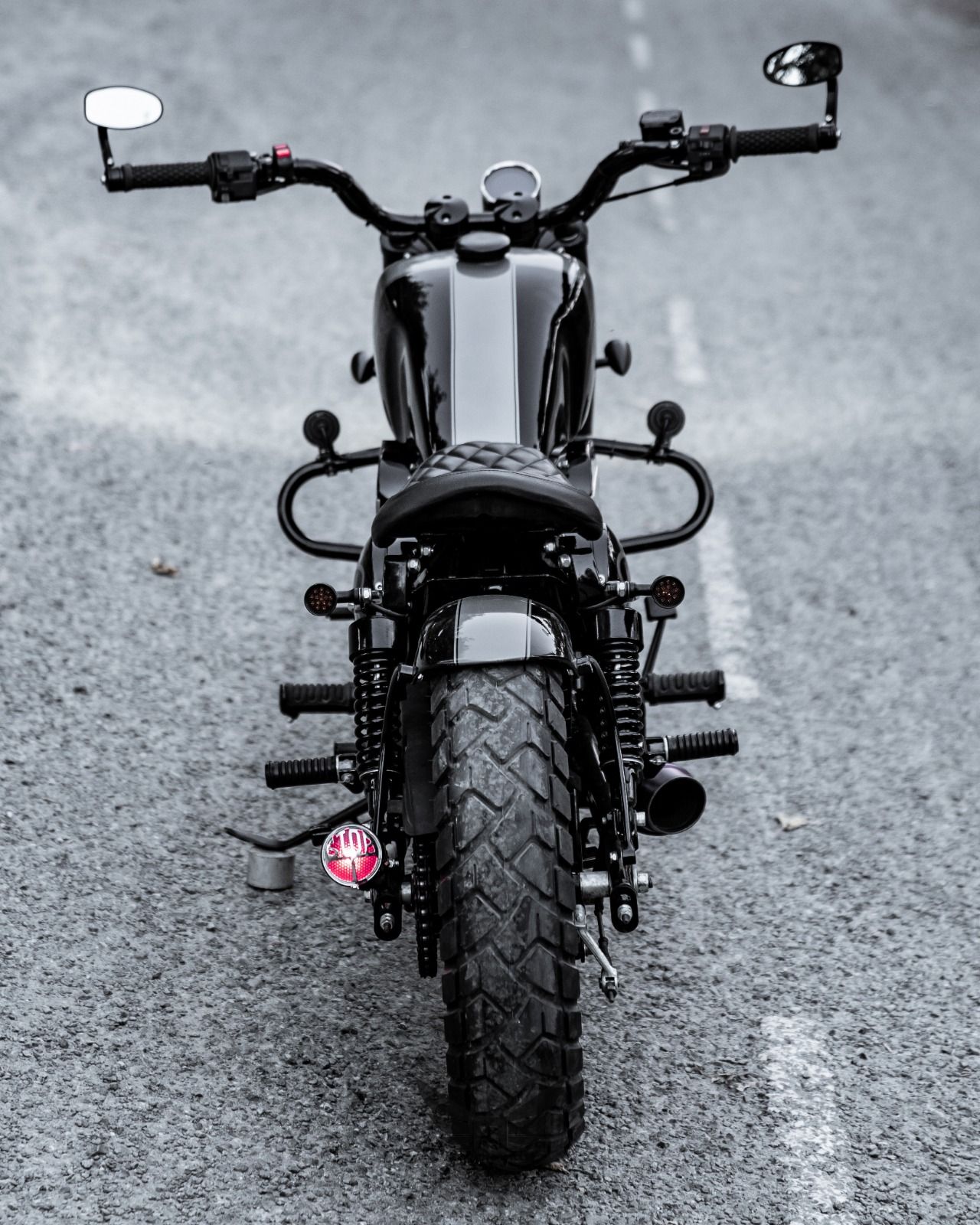 ఇంజిన్​ మాత్రం మార్చలేదు. కాగా.. ఎగ్సాస్ట్​ సిస్టెమ్​ను మాత్రం మార్చారు.