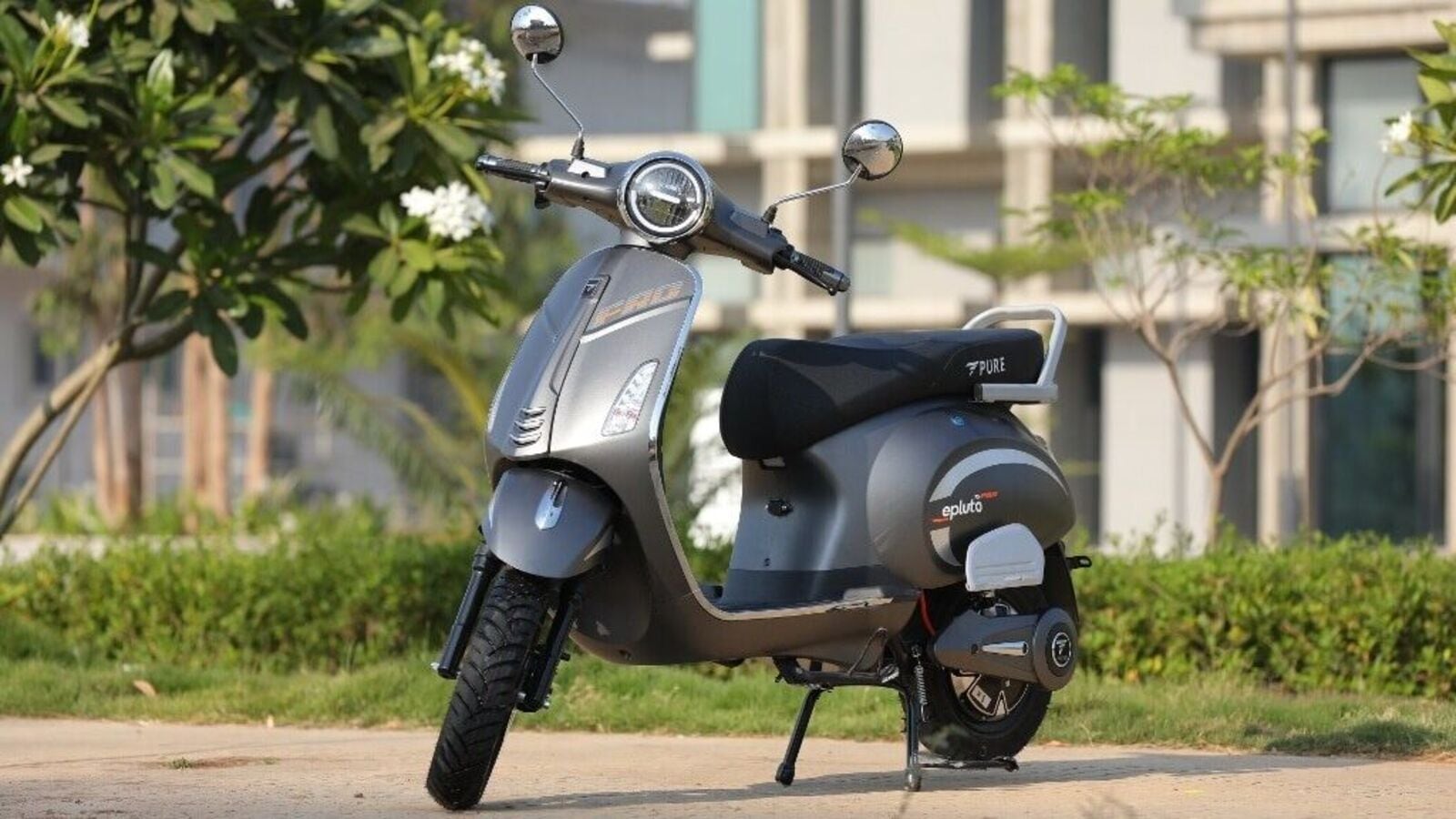 This electric scooter costs less than Ather and Ola, but offers more range HT Auto