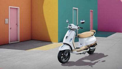 Justin Bieber and Vespa collaborates for a special edition scooter, check  pics, Auto News