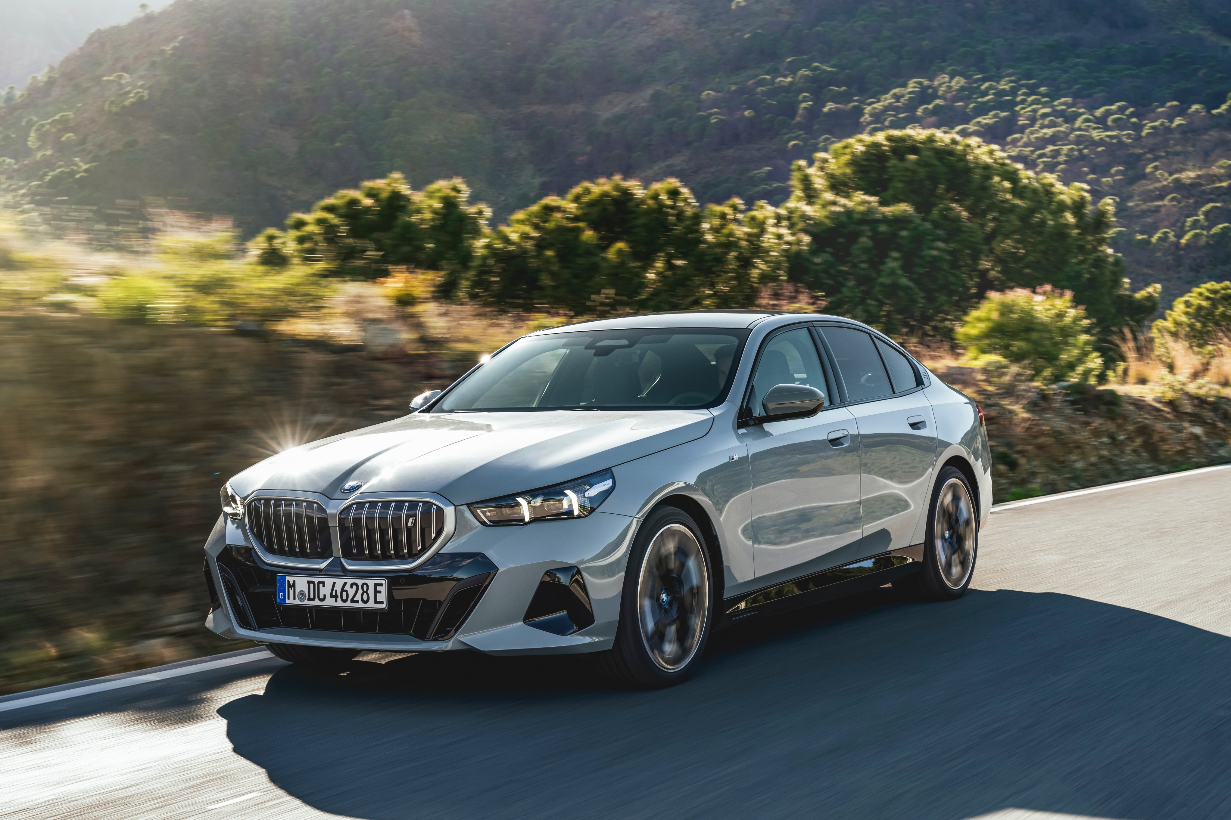 New generation BMW 5 Series, i5 EV make global debut with new styling