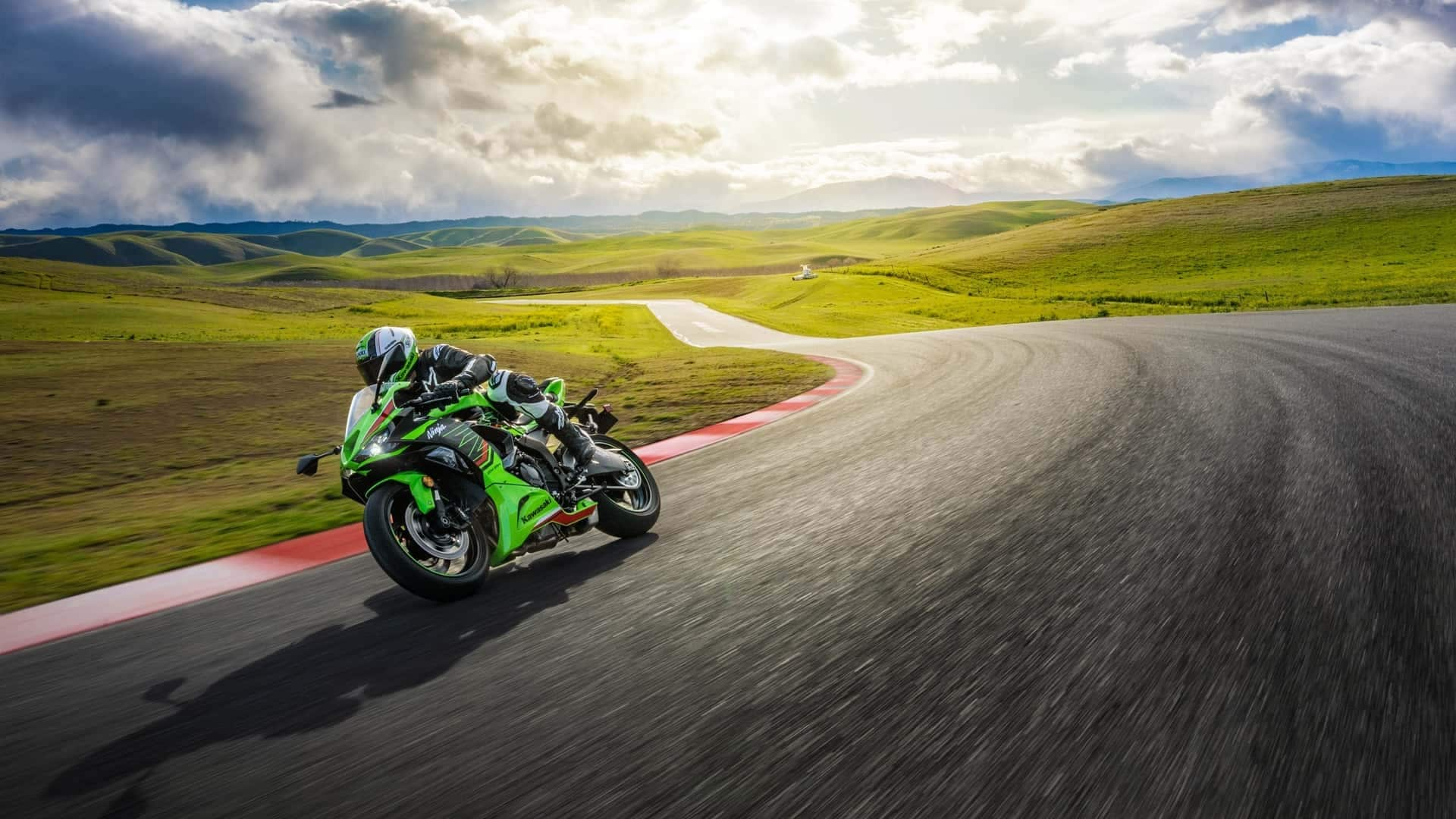 2024 Kawasaki Ninja ZX6R launched with Euro5 compliance. India