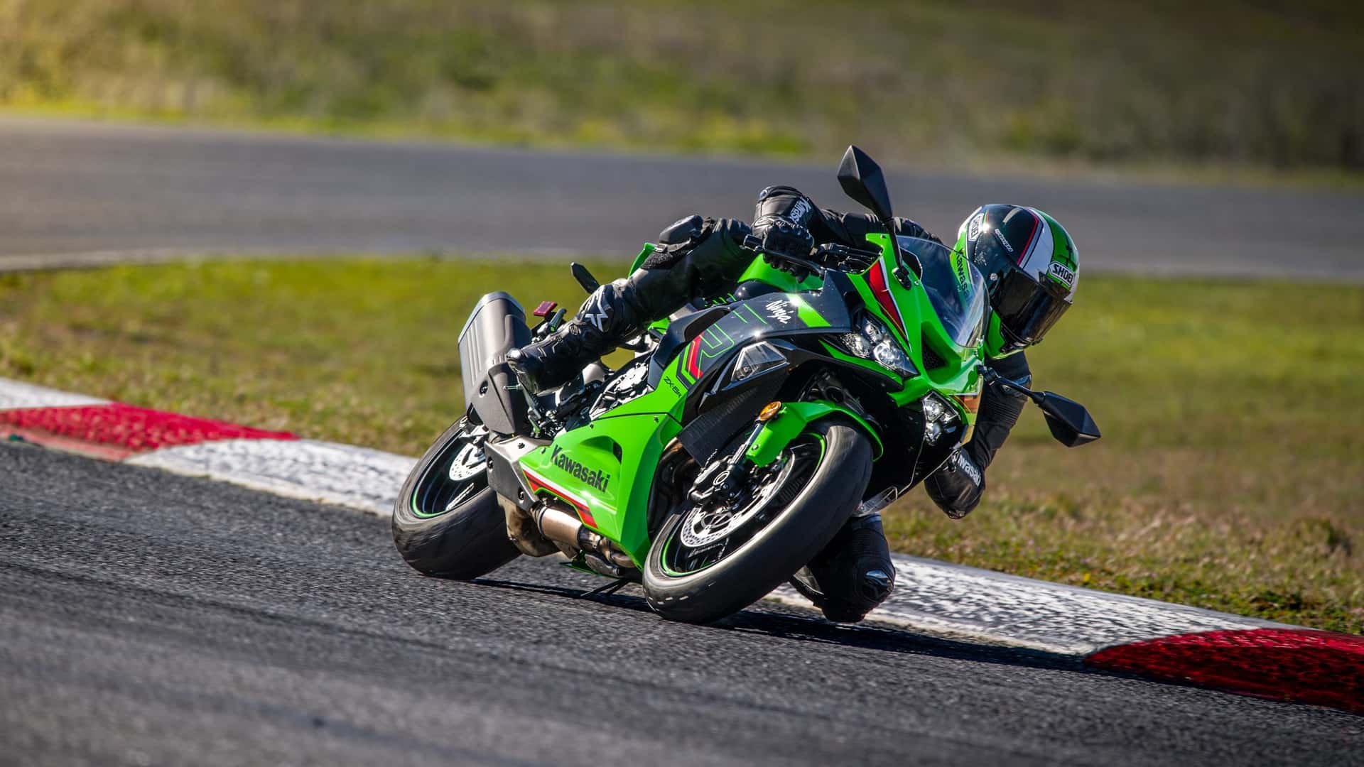 2024 Kawasaki Ninja ZX6R launched with Euro5 compliance. India