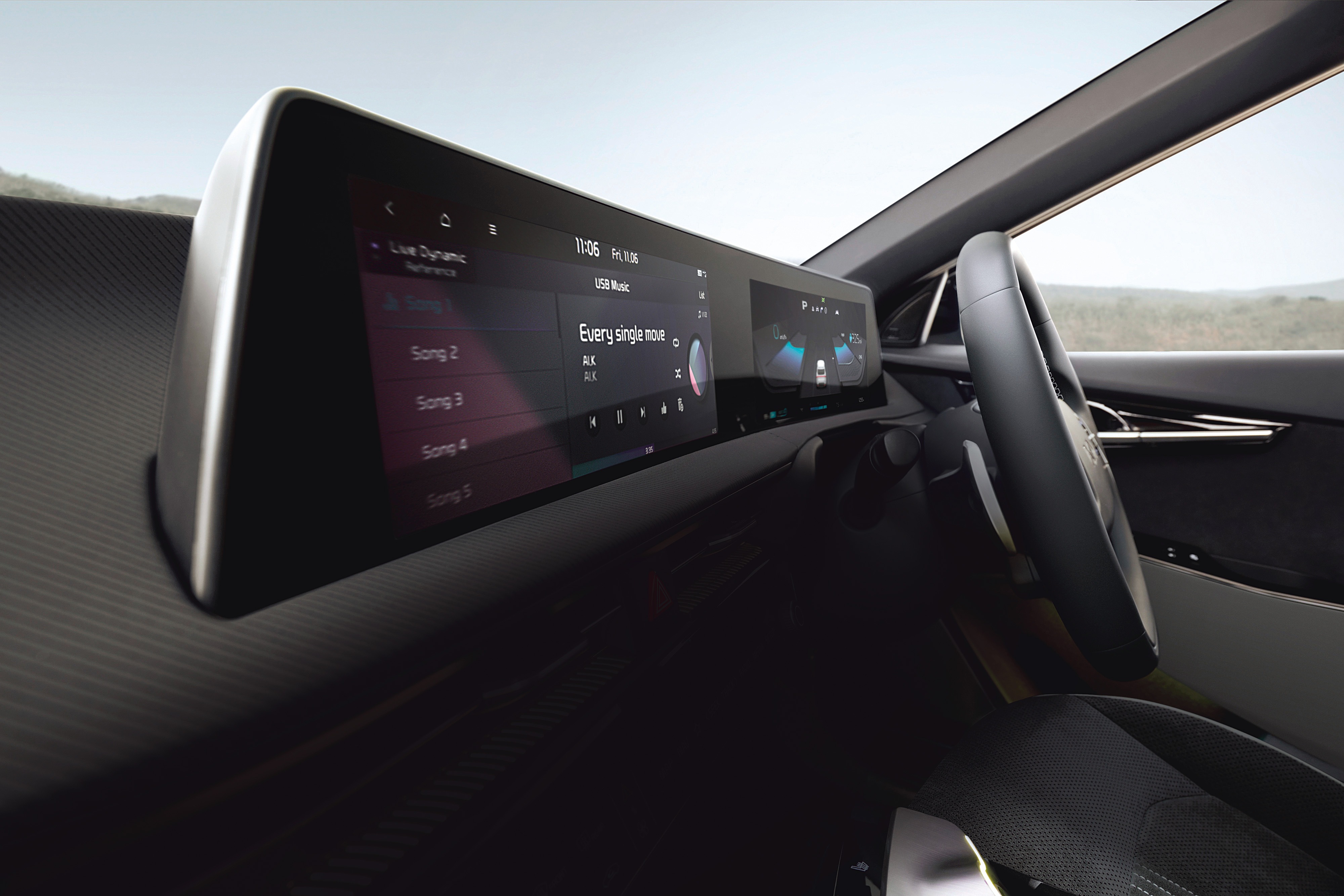 The driver’s seat overlooks a 31.24 cm (12.3”) Curved Driver Display Screen which displays vitals such as forecast battery charge time, range, and vehicle to load status.