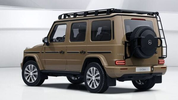 Other highlights include a full-size spare wheel mounted on the side-opening rear door and as many as four exclusive colour options. Other highlights include a full-size spare wheel mounted on the side-opening rear door and as many as four exclusive colour options.