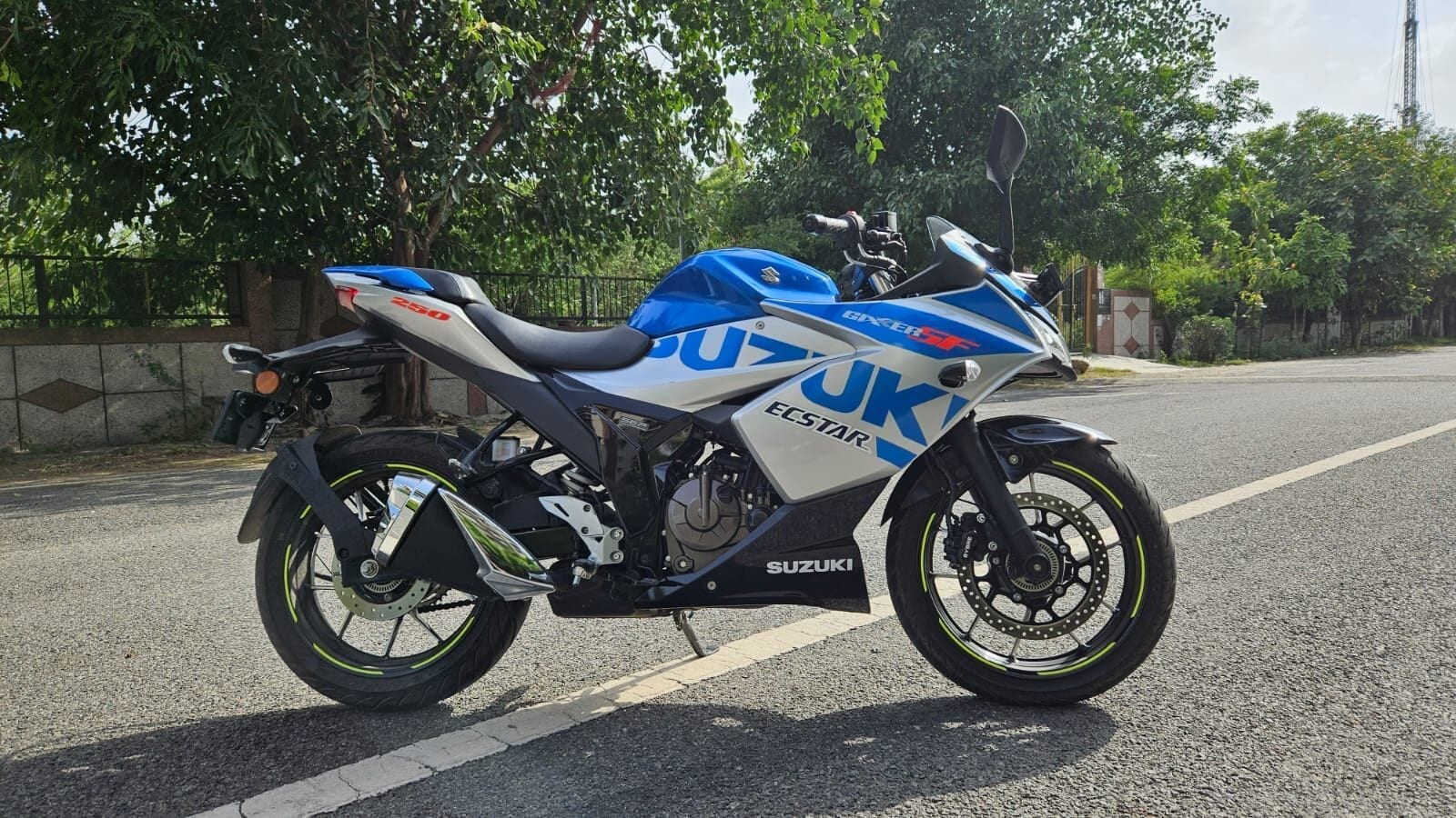 Suzuki gixxer on sale sf ecstar