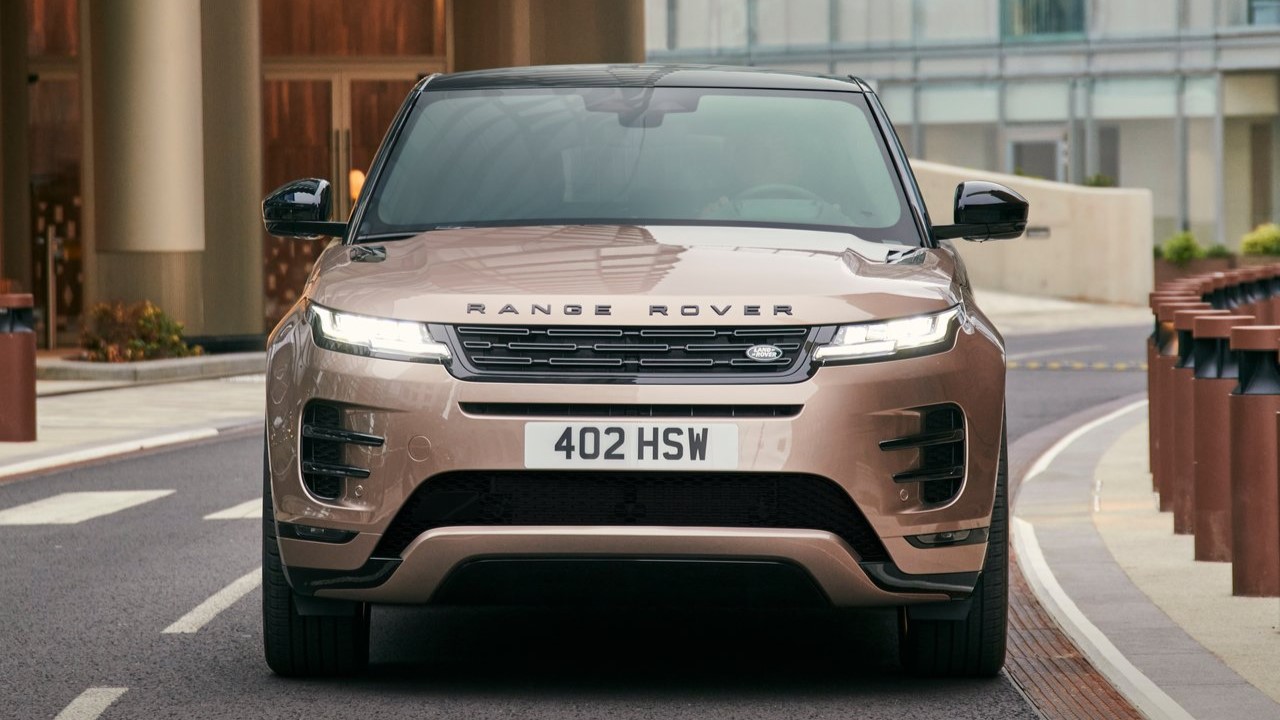 In Pics 2024 Range Rover Evoque Revealed With A Curved Screen Here s 