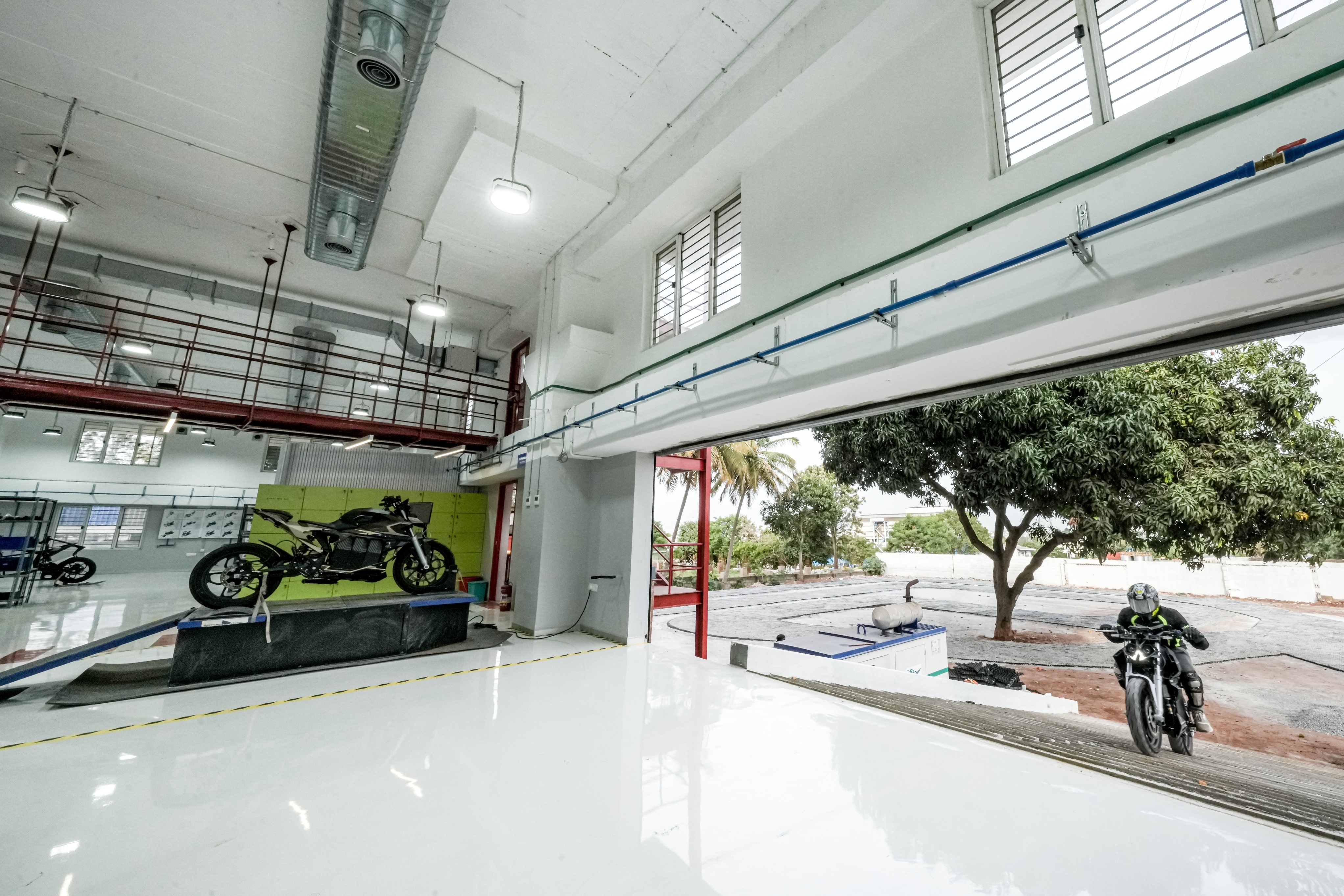 The new production facility houses the assembly stations, battery assembly lines, and product testing centre for the Mantis Orxa Energies Plant