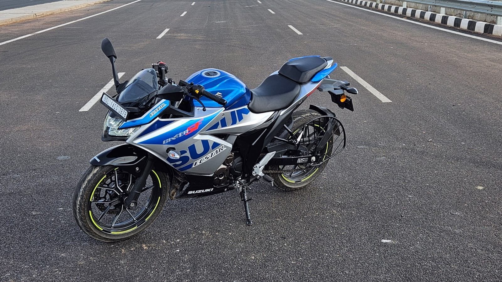 Suzuki gixxer deals sf 250 details