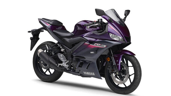 The 2023 Yamaha R3 gets a new metallic purple shade in Japan alongside Deep Blue and Black
