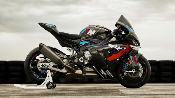BMW Motorrad offers the M 1000 RR in two variants.