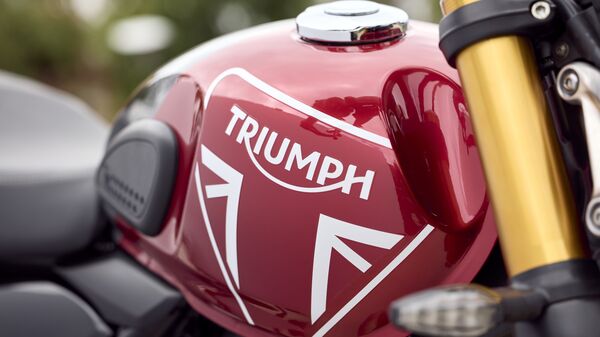 Powering the Speed 400 is an all-new TR-series engine. It is a fuel-injected, liquid-cooled engine with a cubic capacity of 398.15 cc. It produces 39.5 bhp at 8,000 rpm and a peak torque output of 37.5 Nm at 6,500 rpm. It is mated to a 6-speed gearbox with a slip-and-assist clutch. Powering the Speed 400 is an all-new TR-series engine. It is a fuel-injected, liquid-cooled engine with a cubic capacity of 398.15 cc. It produces 39.5 bhp at 8,000 rpm and a peak torque output of 37.5 Nm at 6,500 rpm. It is mated to a 6-speed gearbox with a slip-and-assist clutch.