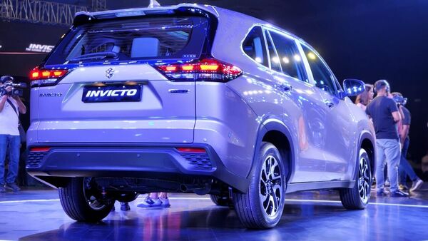 A look at the rear profile of Maruti Suzuki Invicto.