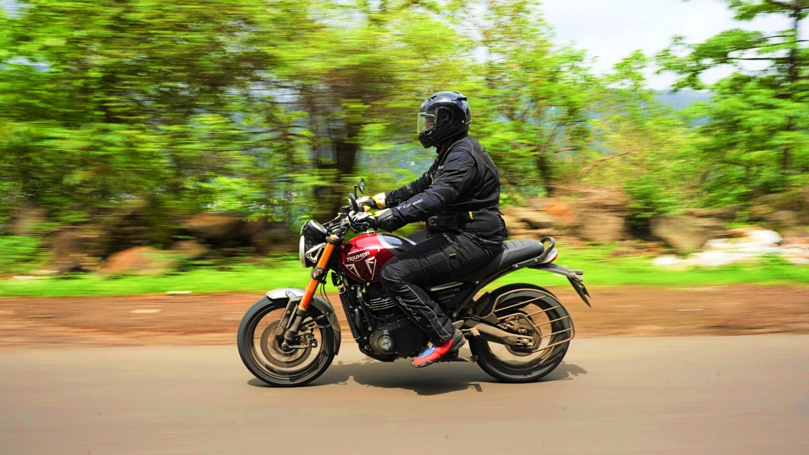 The engine on the Speed 400 has been developed from the ground up with Bajaj expanding on its extensive learnings from building KTM & Dominar engines over the years Triumph Speed 400 Review