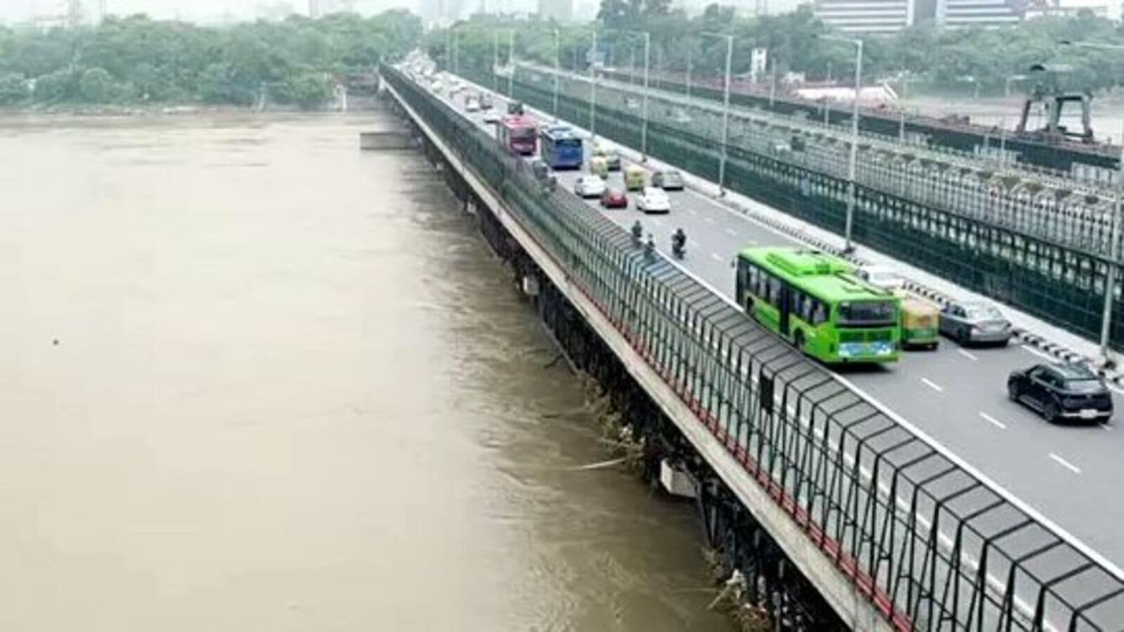 Vehicular movement in Delhi getting back to normalcy as Yamuna water recedes