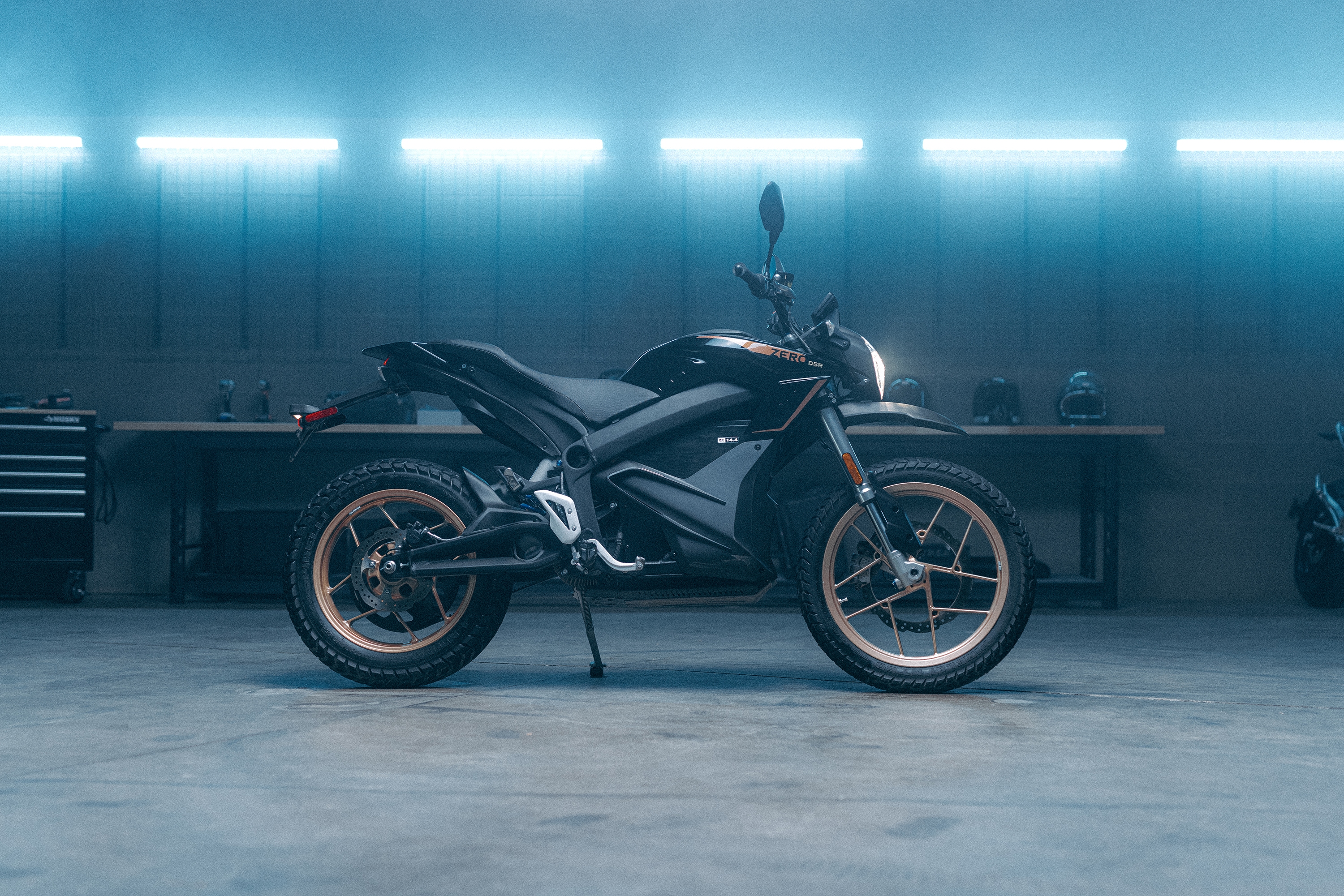 The Zero Motorcycles are equipped battery packs between 7.2-17.3 kWh and are priced in the US between $13,000-25,000 (approx. between ₹10- ₹20 lakh) Zero DSR