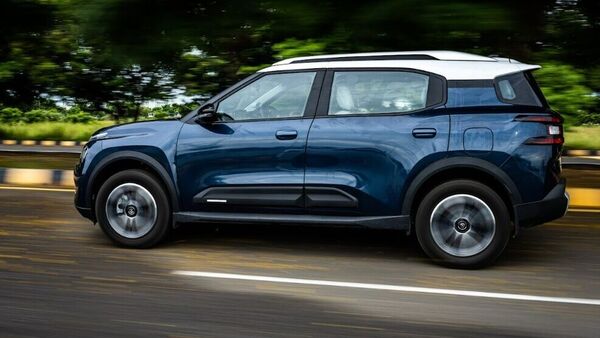 There is no automatic gearbox on the C3 Aircross, and this is a shame. But the six-speed manual gearbox is quite a capable unit with relatively slick shifts and long throws. Planning overtakes won't take much effort and this SUV remains quite steady even at triple-digit speeds. There is no automatic gearbox on the C3 Aircross, and this is a shame. But the six-speed manual gearbox is quite a capable unit with relatively slick shifts and long throws. Planning overtakes won't take much effort and this SUV remains quite steady even at triple-digit speeds.
