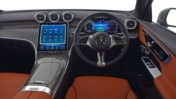 A closer look at the cabin of the GLC with its Macchiato Beige shade.