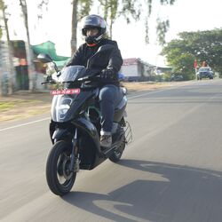 Ather 450S comes as a sporty and stylish urban electric scooter and an affordable iteration of the 450X. It can be used for regular commuting and fun rides equally.