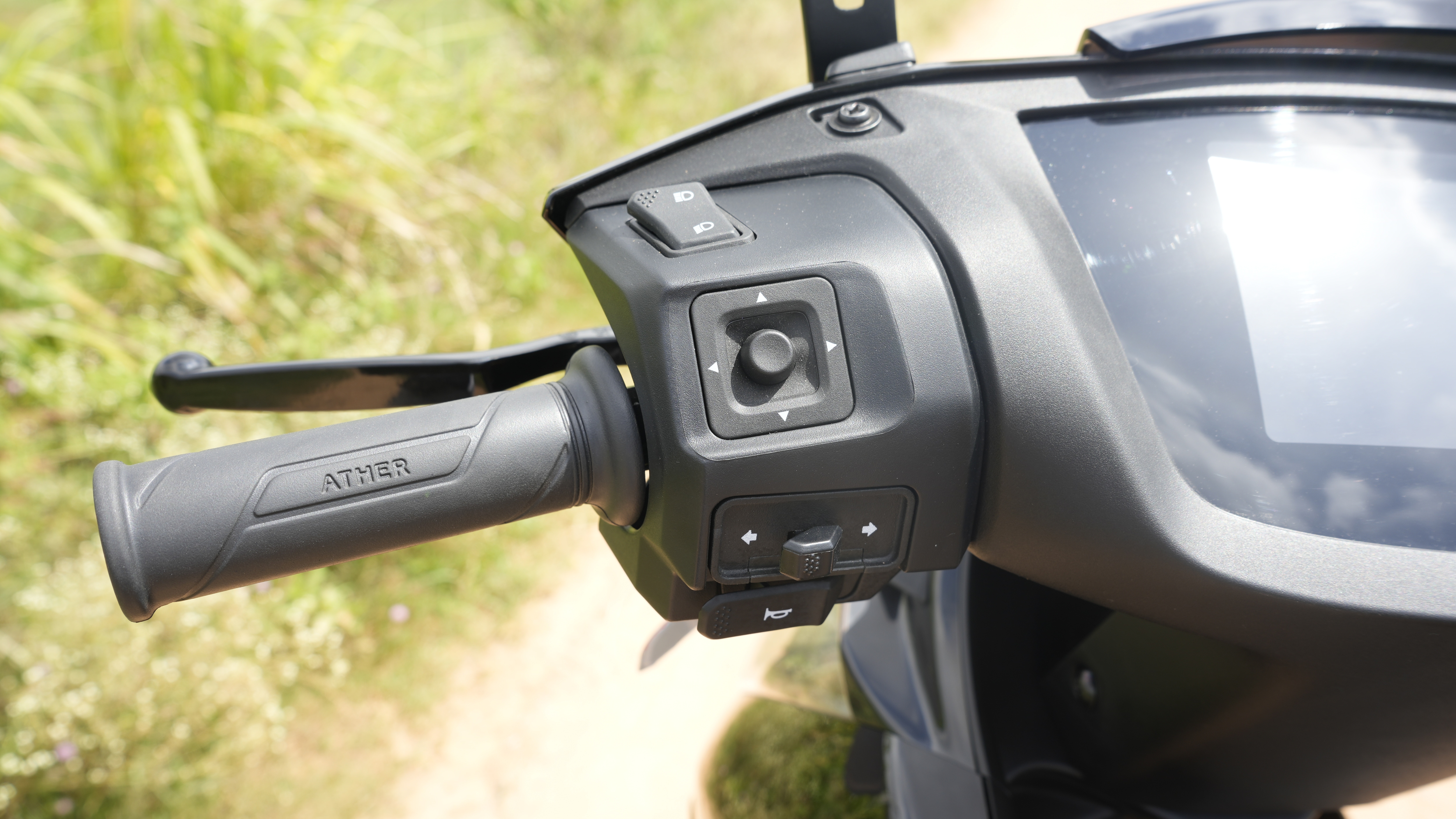 In the absence of a touchscreen display, the joystick acts as a navigator tool for the rider to navigate through the menu and options displayed on the LCD screen.