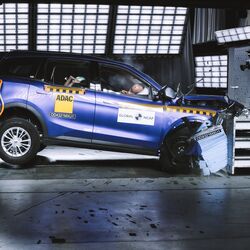 Mahindra_XUV700_1655974795998