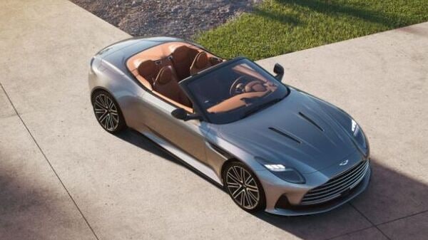 Aston Martin DB12