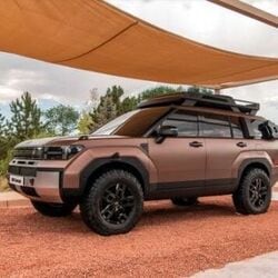 Outdoor accessories on the Sante Fe XRT Concept include beefed-up roof rack with a cargo carrier and a spare tyre as well as a ladder on the rear tailgate. There are cargo boxes mounted on the rearmost side windows of the XRT Concept, making it look similar to the Land Rover Defeneder.
