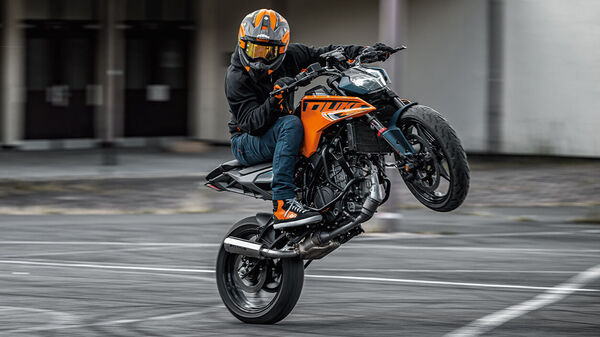 New model 2024 ktm duke 125