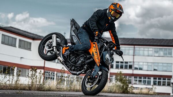 2021 KTM Duke 125 India Launch Soon - Gets Digital Speedo From