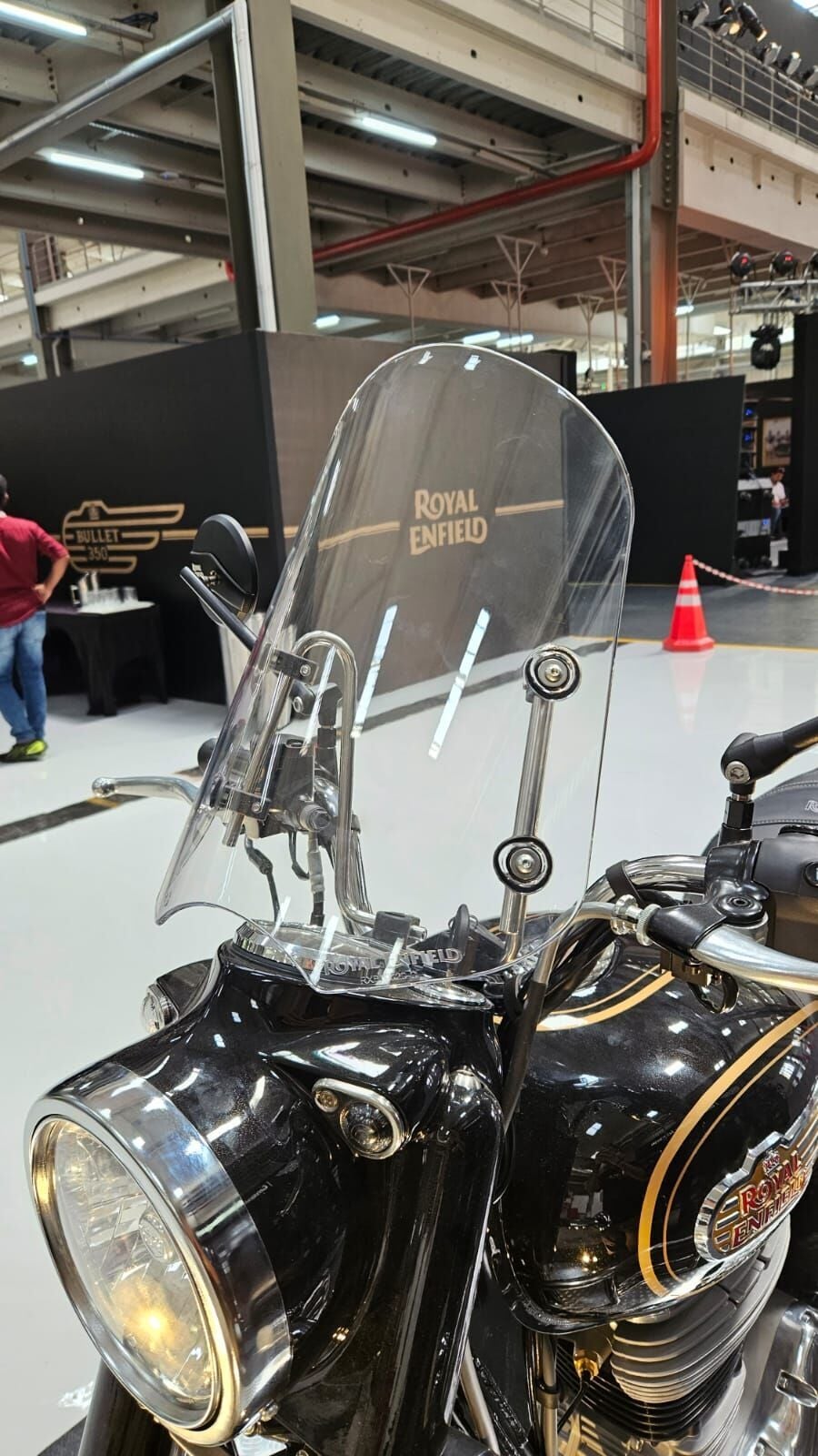 Royal enfield on sale bullet windshield