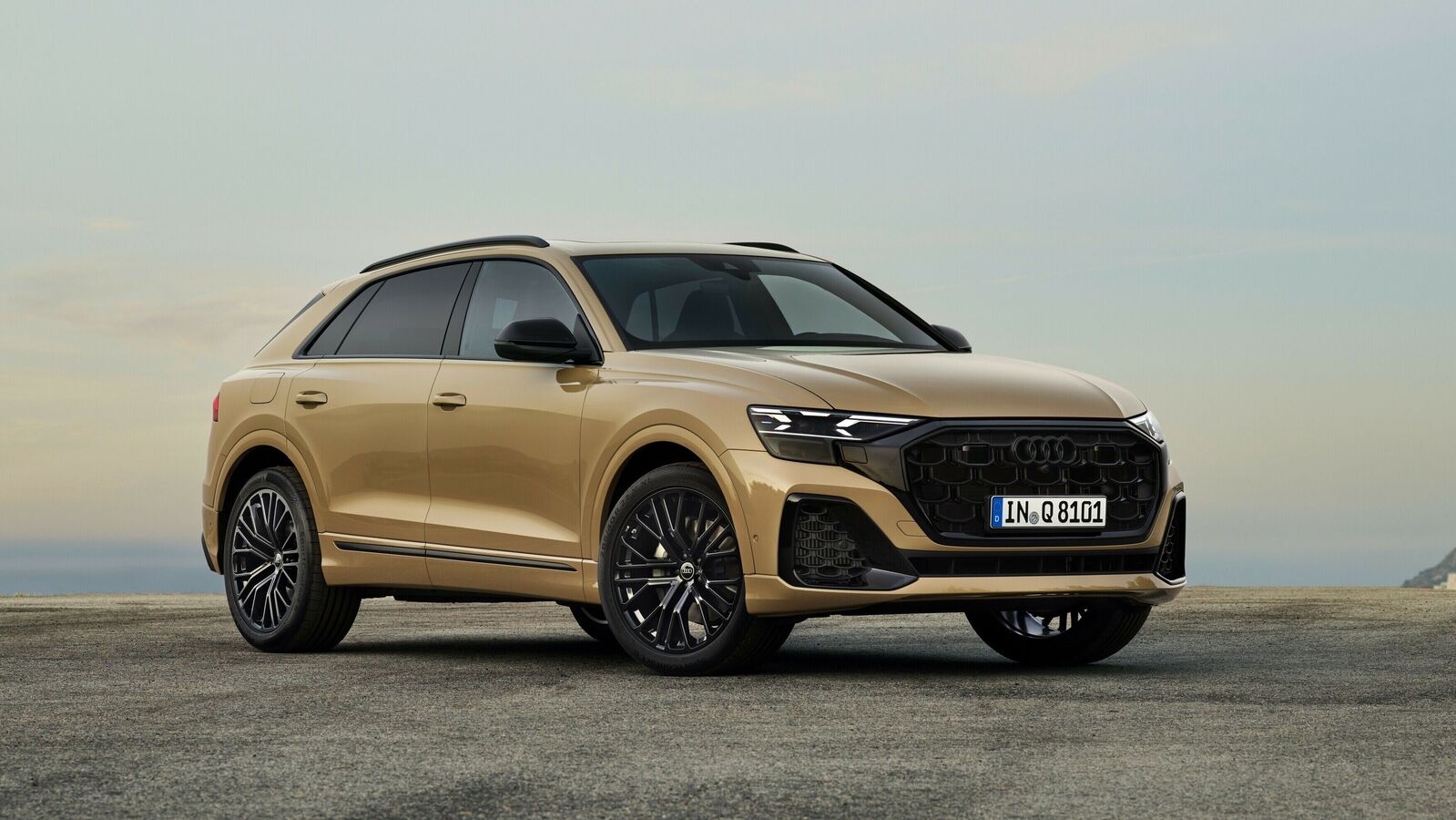 2024 Audi Q8 facelift debuts with new laser lights & tech updates