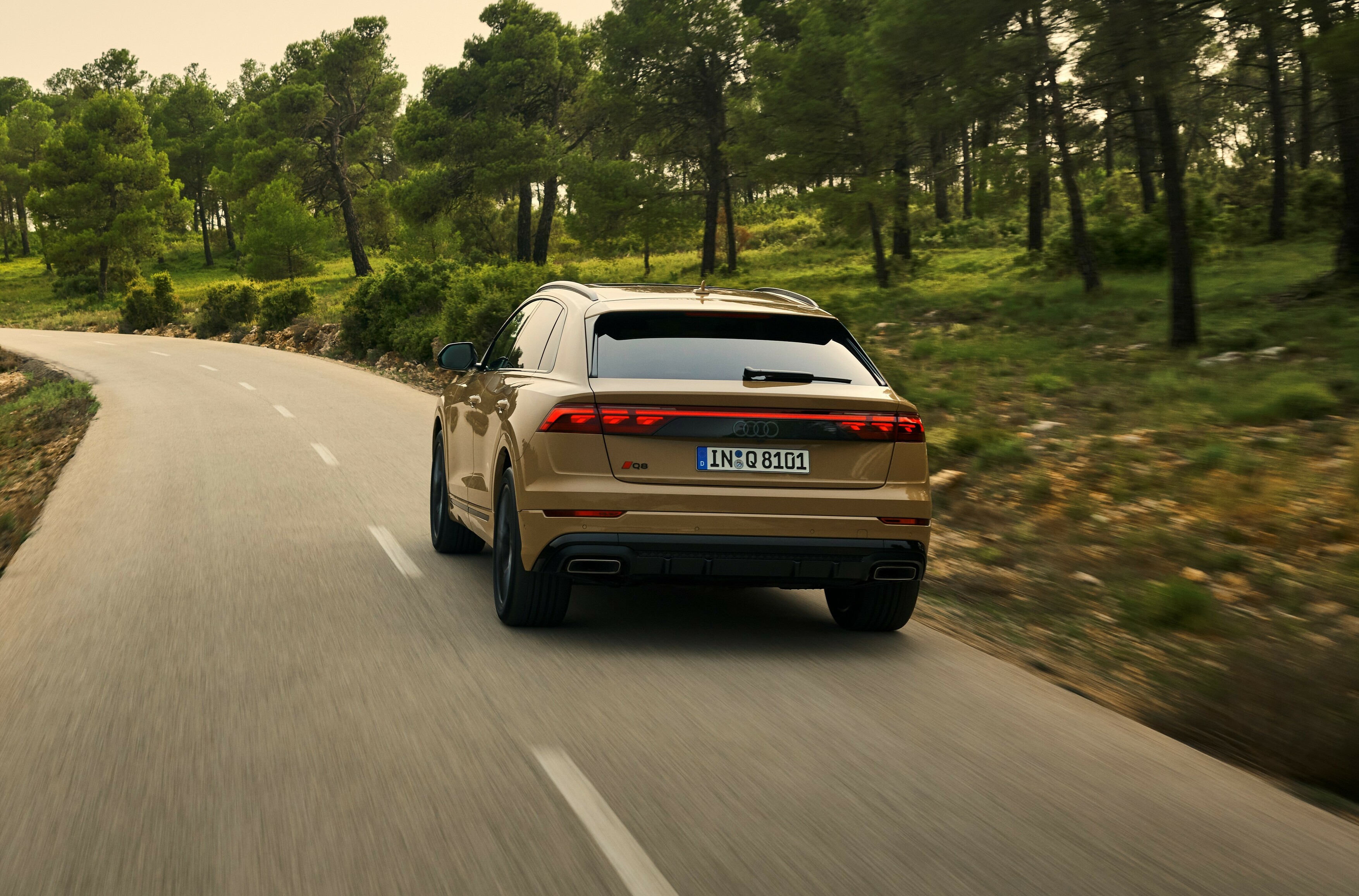 2024 Audi Q8 facelift debuts with new laser lights & tech updates