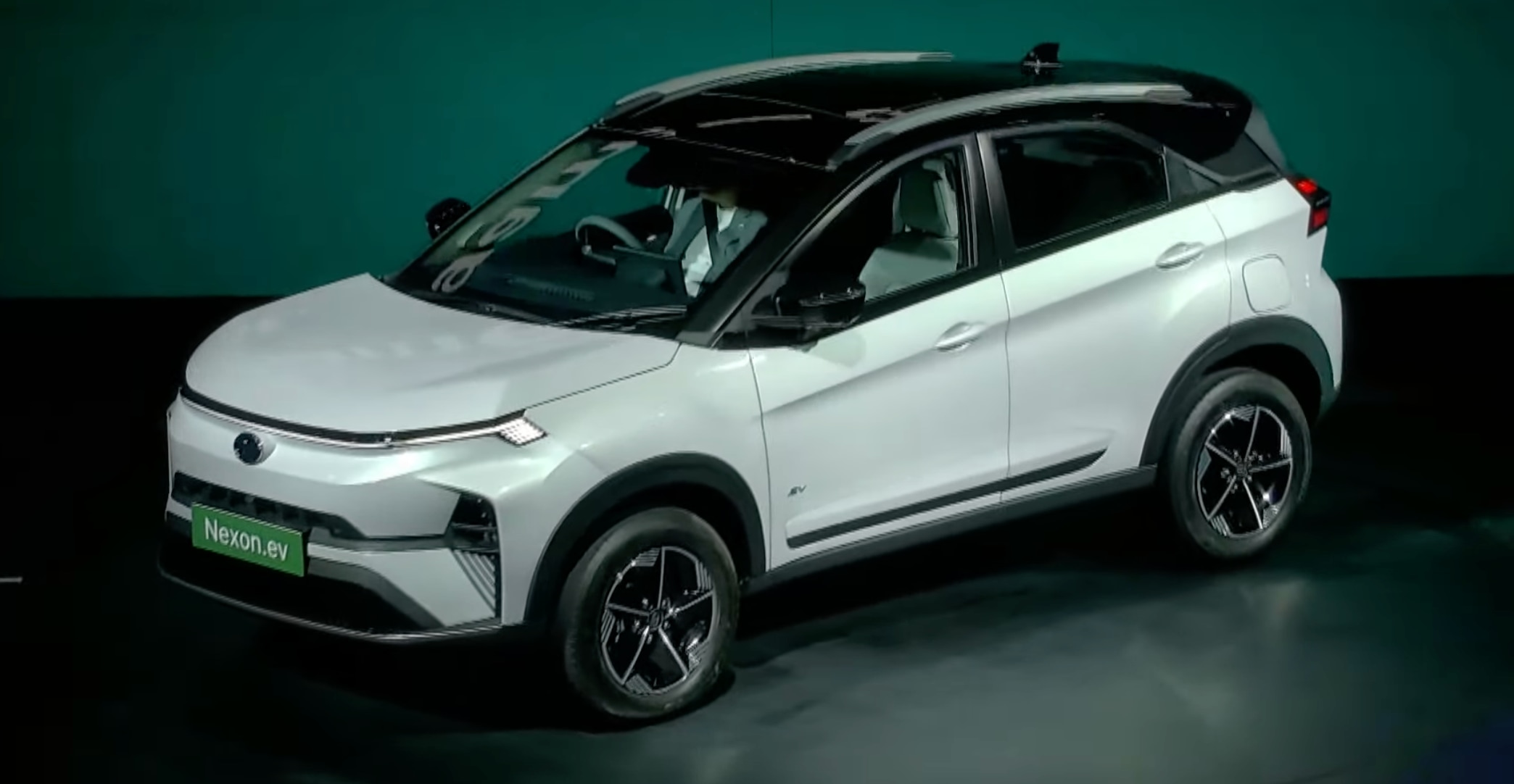 Tata Nexon EV Facelift Breaks Cover: Key Highlights - Thelocalreport.in