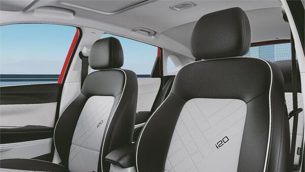 The dual-tone cabin theme helps in opening up a sense of airiness and the electric sunroof further enhances this as it lets in decent amount of sunlight. The dual-tone cabin theme helps in opening up a sense of airiness and the electric sunroof further enhances this as it lets in decent amount of sunlight.