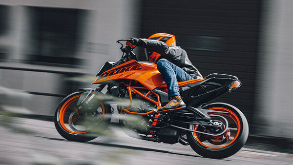 Ktm duke store motorcycle price