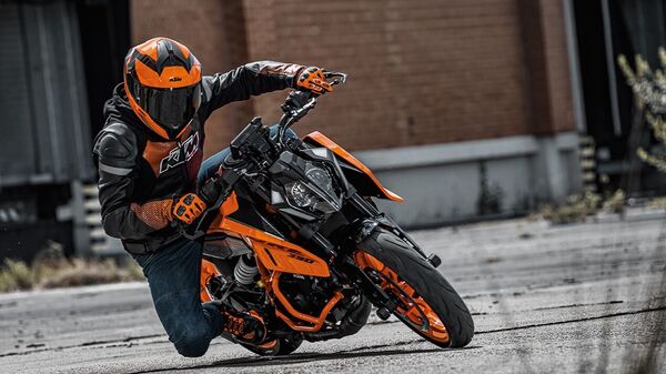 2023 KTM RC 390