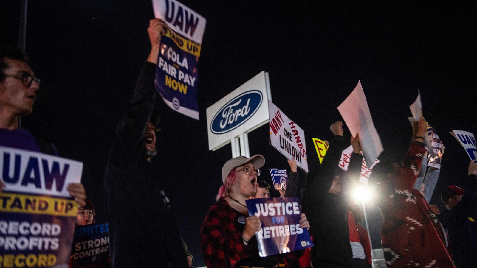 US Auto Workers Strike Against Ford, GM And Stellantis Continues For ...