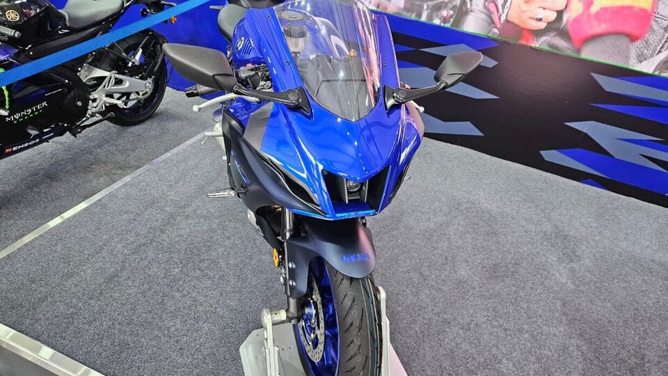 Yamaha R7