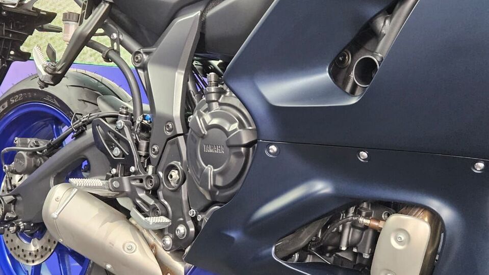 Yamaha R7