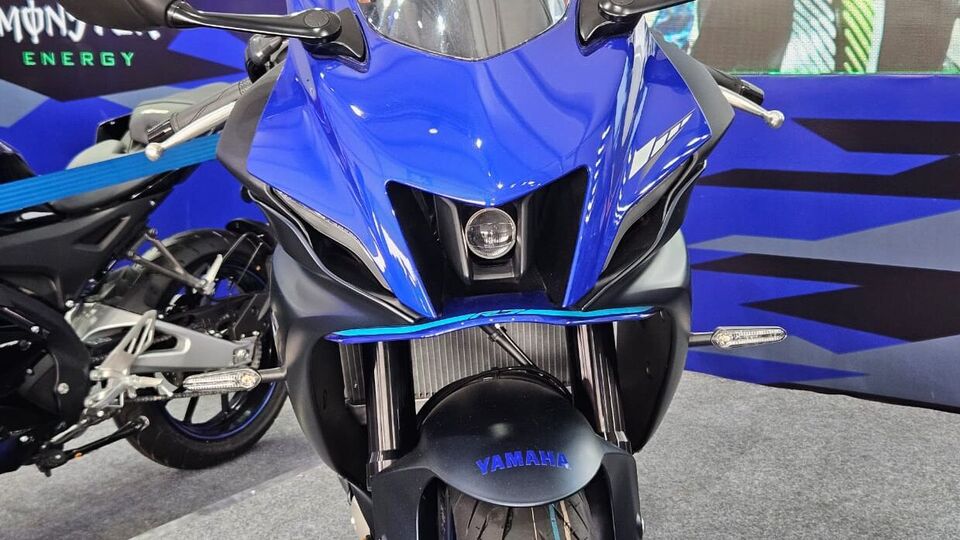 Yamaha R7