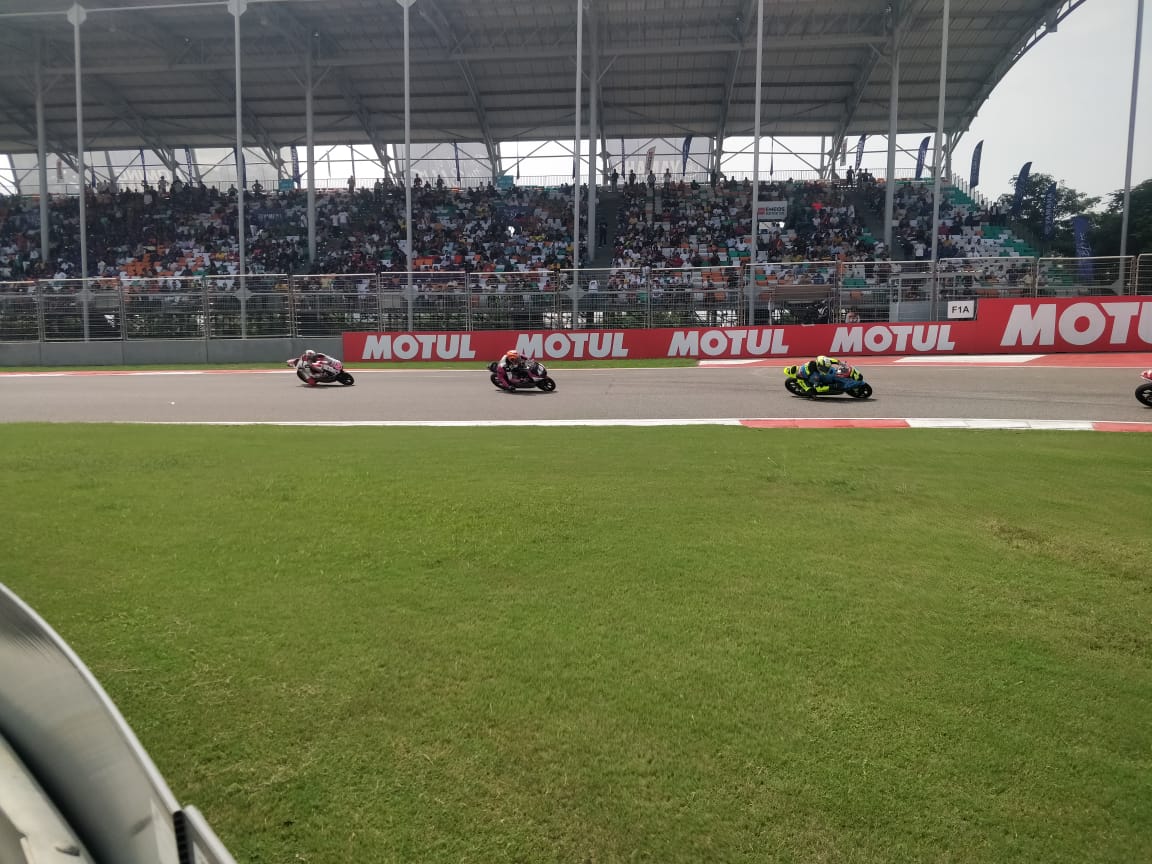 Moto3 boys in action at BIC tracks Moto3