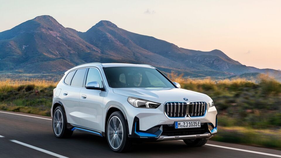 BMW iX1