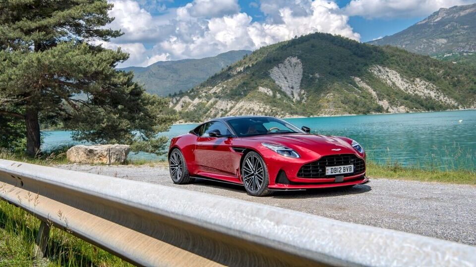 Aston Martin DB12