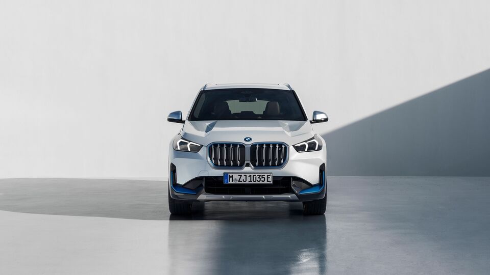 BMW iX1